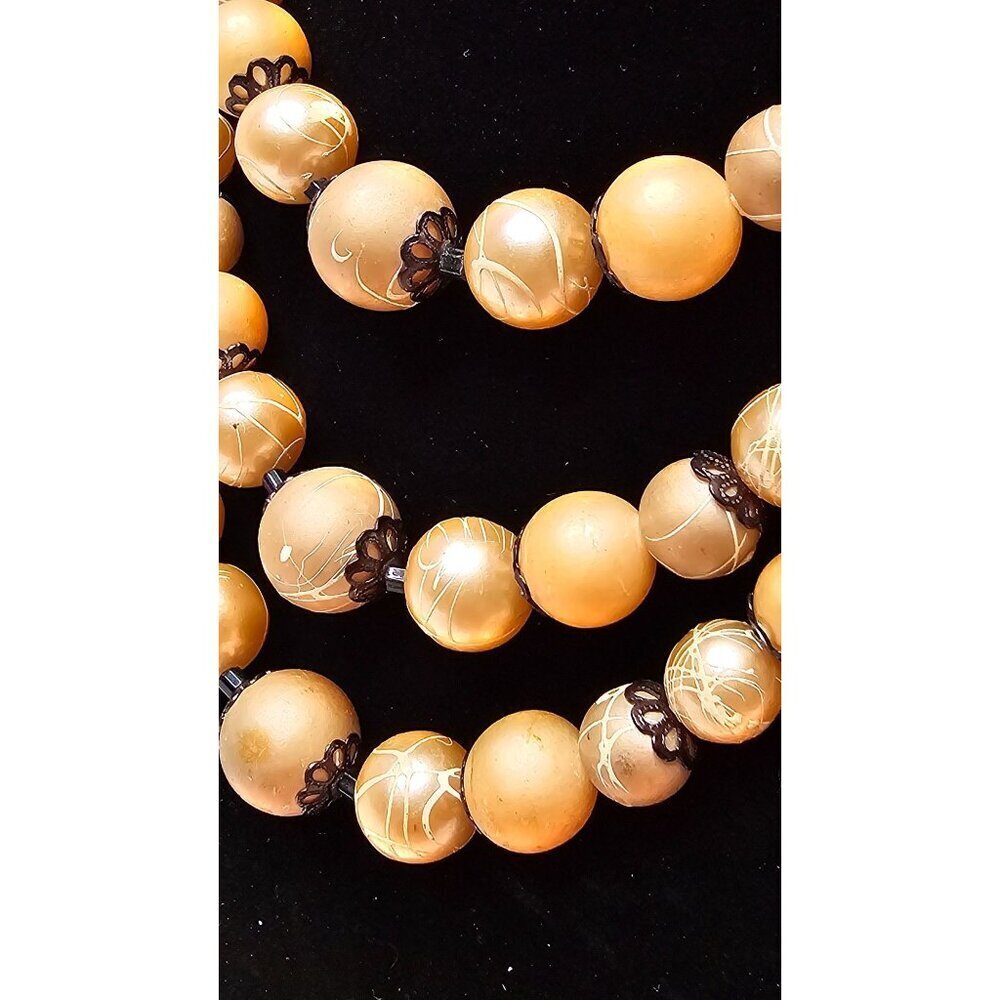 Vintage Japan Triple Strand Faux Pearls Silver Tone Clasp Hand Painted Signed - Picture 3 of 5